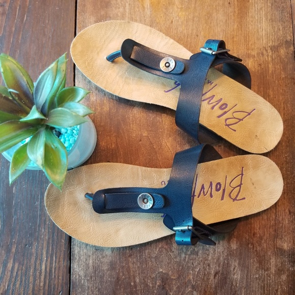 blowfish greco sandals